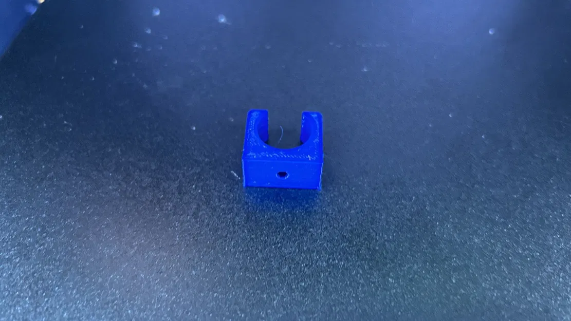 Giá đỡ ống khí nén 16mm gắn tường - Image 1