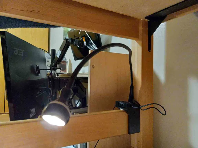 Giá đỡ đèn Ikea Jansjo gắn trực tiếp vào giường - Image 1