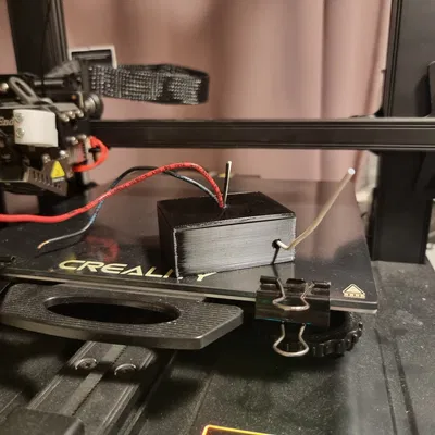 Hộp điện tử nhỏ gọn với lỗ đi dây