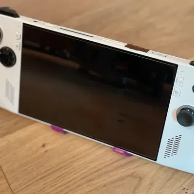 Giá đỡ cho ROG Ally với thiết kế góc cạnh