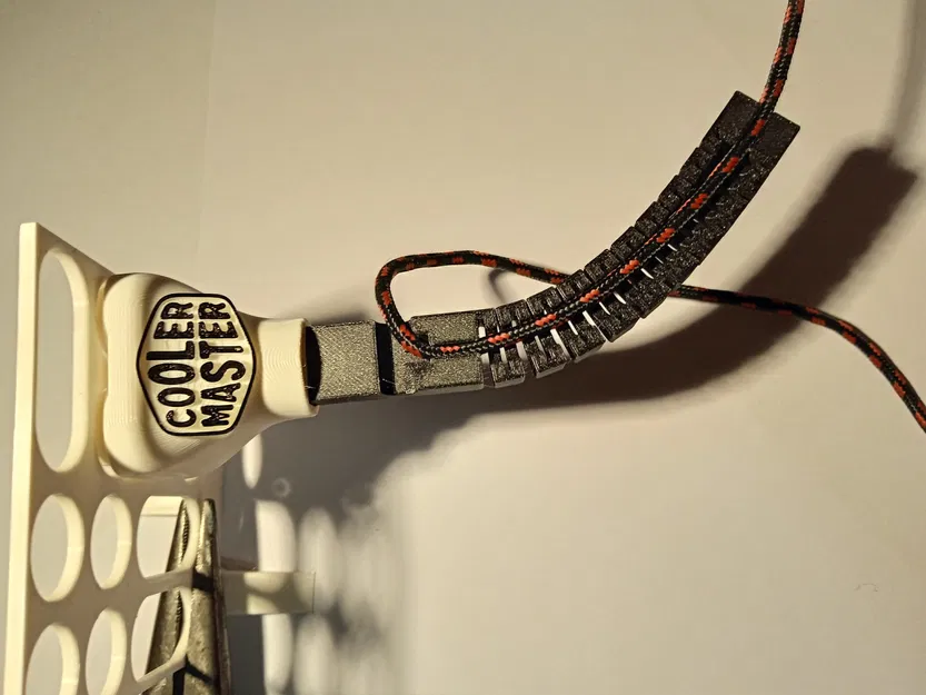 Giá đỡ chuột linh hoạt cho thùng máy QUBE 500 - Image 8