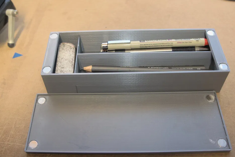 Hộp bút chia ngăn có nam châm giữ kín - Image 1