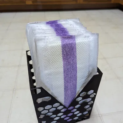 Giá đỡ hộp thay thế bông lau Swiffer treo tường