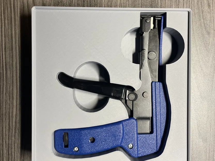 Giá đỡ công cụ căng dây zip NTE từ Microcenter - Image 1