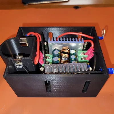 Nguồn cung cấp điện áp điều chỉnh từ pin Ryobi 18V