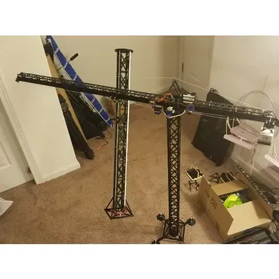 Cần cẩu tháp điều khiển từ xa cao 1.42m