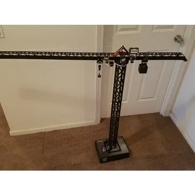 Cần cẩu tháp điều khiển từ xa cao 1.42m