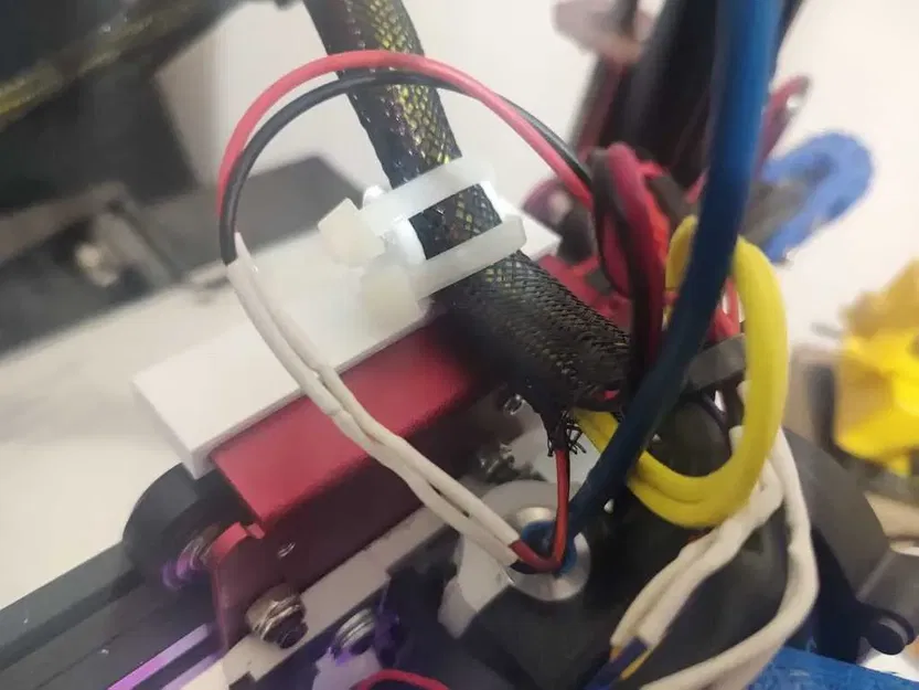 Giá đỡ cáp cho đầu nóng CR-10S Pro - Image 1