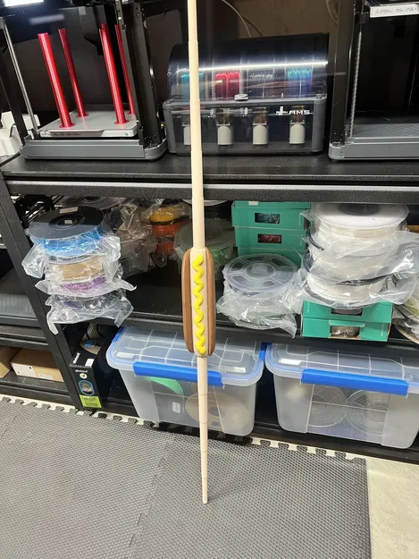 Gậy nóng chó độc đáo với thiết kế Darth Myer Weiner - Image 1