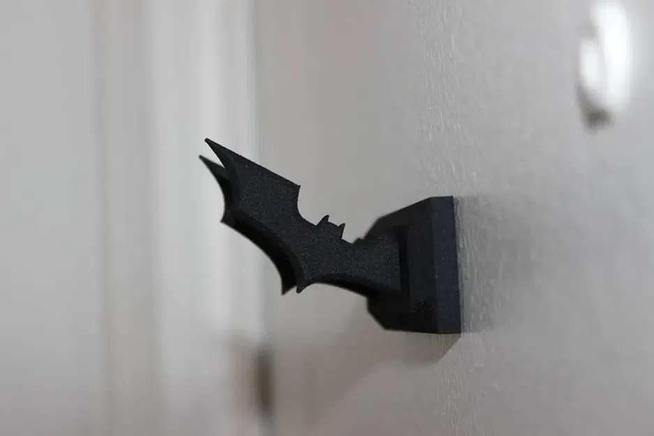 Giá đỡ chìa khóa Batarang của Batman - Image 1