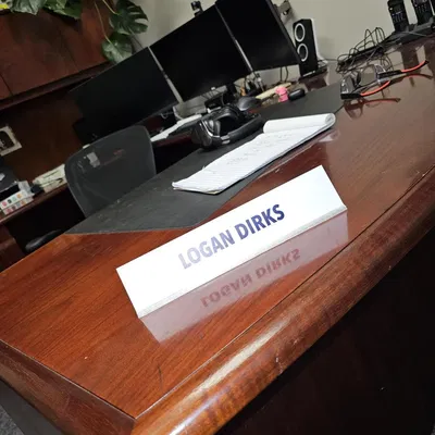 Giá đỡ bảng tên 10 inch cho bàn làm việc