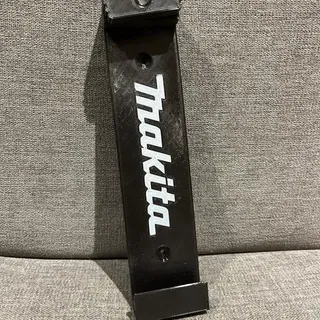 Giá đỡ ray cắt Makita cho máy cưa đuôi công nghiệp