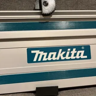 Giá đỡ ray cắt Makita cho máy cưa đuôi công nghiệp