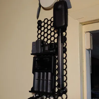 Kẹp gắn selfie stick Insta360 cho tường tổ ong