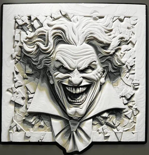 Tranh filament Joker cười từ Hueforge - Image 1