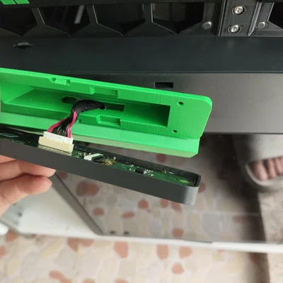 Giá đỡ màn hình P1P/P1S lắp trên đỉnh máy in 3D