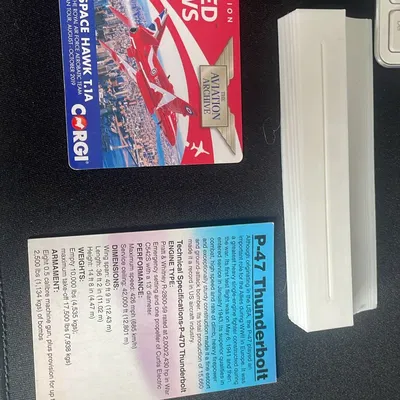 Giá đỡ cho thẻ sưu tập máy bay