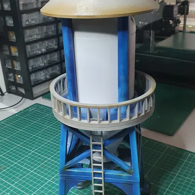 Tháp nước tự chế cho việc tưới cây