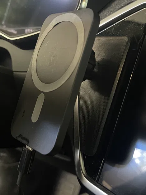 Bảng cố định Audi A6 cho iPhone với giá đỡ/ sạc MagSafe 2in1 - Image 1
