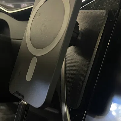 Bảng cố định Audi A6 cho iPhone với giá đỡ/ sạc MagSafe 2in1