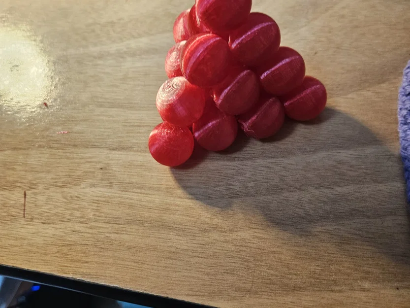 Câu đố hình chóp đơn giản với các viên bi 3 và 4 - Image 1