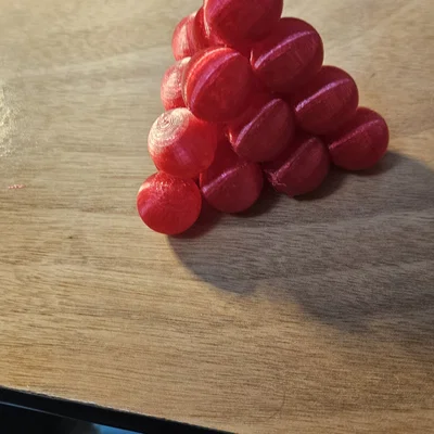 Câu đố hình chóp đơn giản với các viên bi 3 và 4