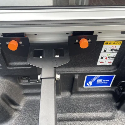 Kẹp cố định phân chia giường Ford Ranger