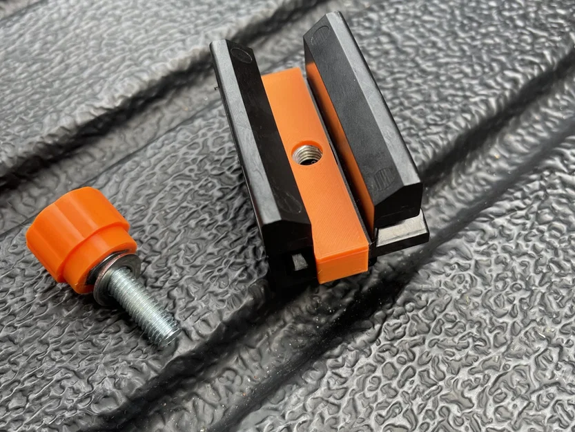 Kẹp cố định phân chia giường Ford Ranger - Image 4