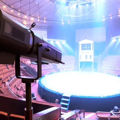 Đèn followspot chức năng Robert Juliat Cricket