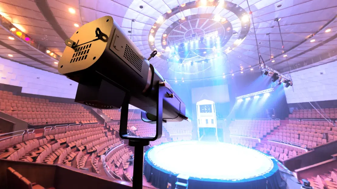 Đèn followspot chức năng Robert Juliat Cricket - Image 8