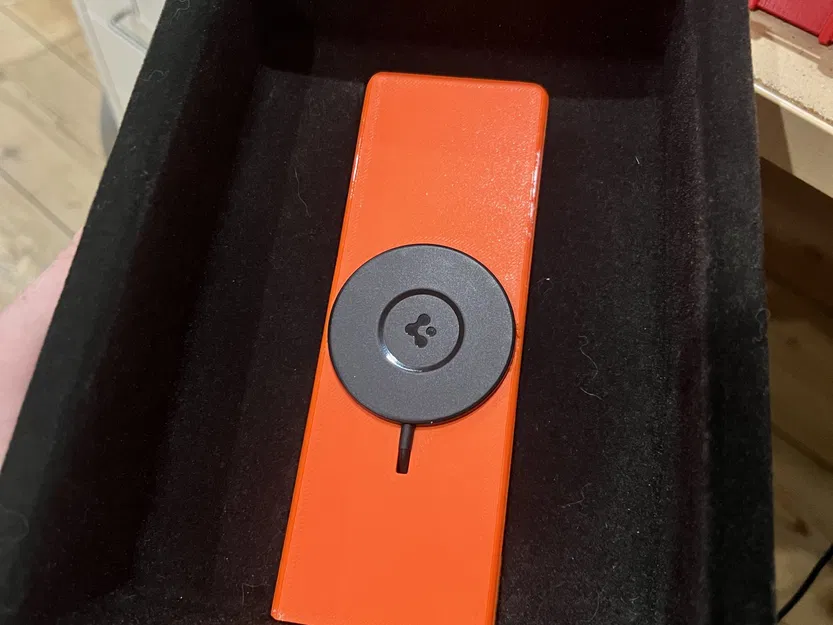 Bảng gắn MagSafe cho tay vịn trung tâm Audi A6 C6 - Image 1