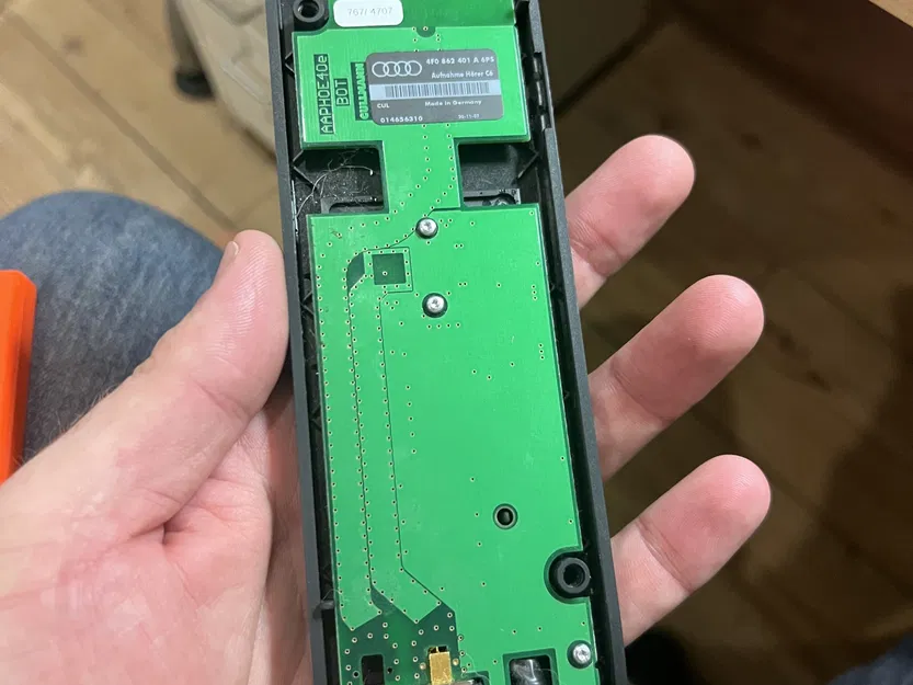 Bảng gắn MagSafe cho tay vịn trung tâm Audi A6 C6 - Image 3