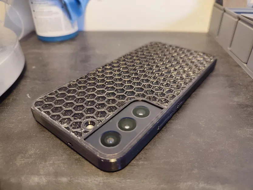 Ốp lưng Samsung Galaxy S22+ với thiết kế bảo vệ camera - Image 1