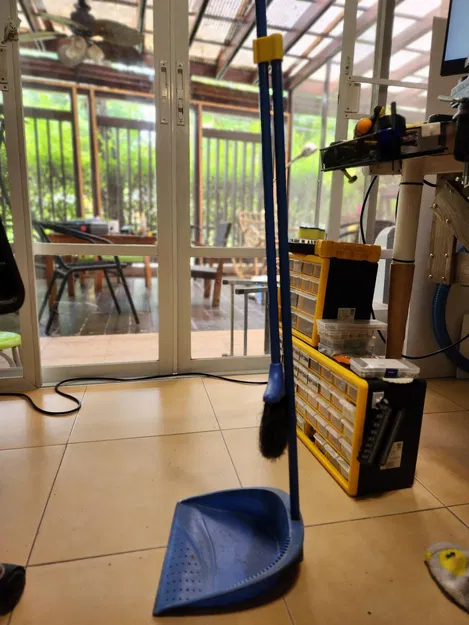 Tủ đựng chổi tiện lợi cho gia đình - Image 2