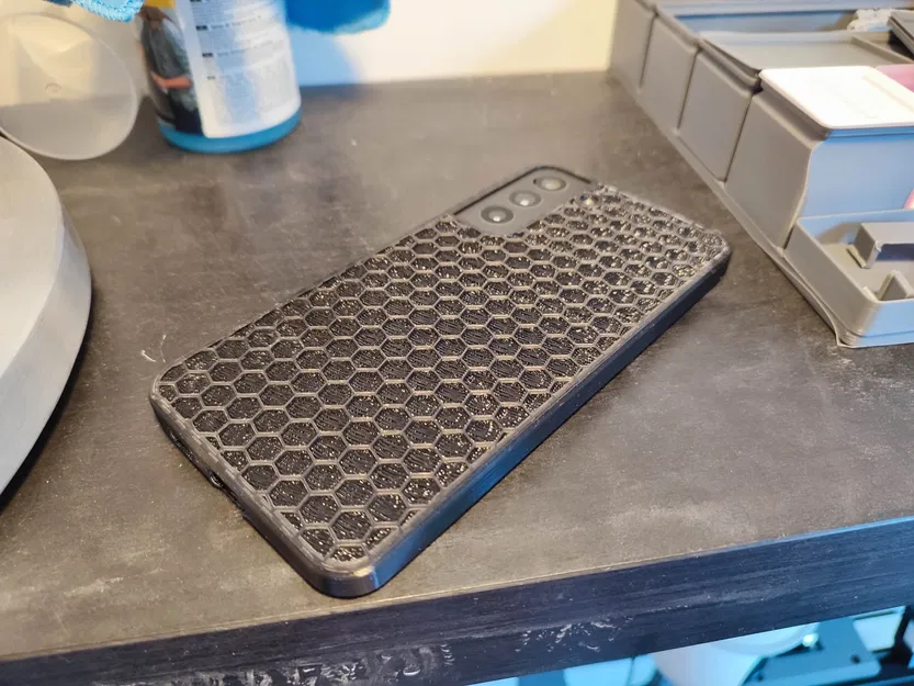 Ốp lưng Samsung Galaxy S22+ với thiết kế bảo vệ camera - Image 3