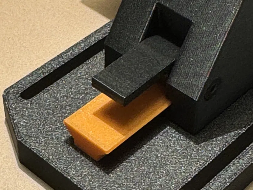 Kẹp PCB có hàm lò xo hỗ trợ hàn linh kiện - Image 2