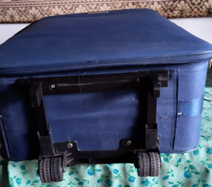 Giá đỡ hỗ trợ cho vali bán cứng - Image 10