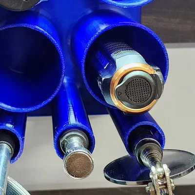 Giá đỡ đèn pin và gương treo tường tiện lợi