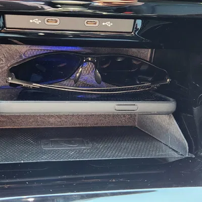 Giá đỡ sạc không dây cho VW Golf Mk8