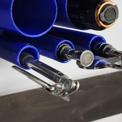 Giá đỡ đèn pin và gương treo tường tiện lợi