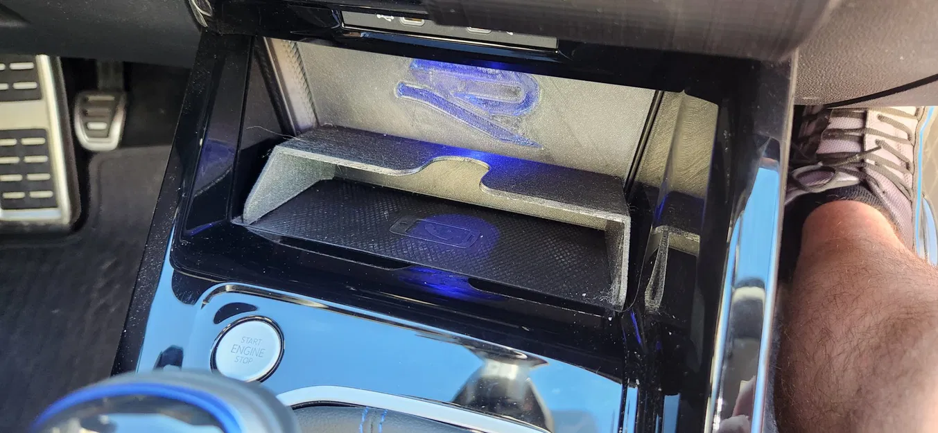 Giá đỡ sạc không dây cho VW Golf Mk8 dày hơn - Image 1