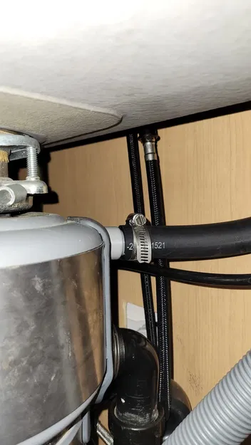 Flange đầu vào Insinkerator thay thế cho lỗ thông hơi - Image 1