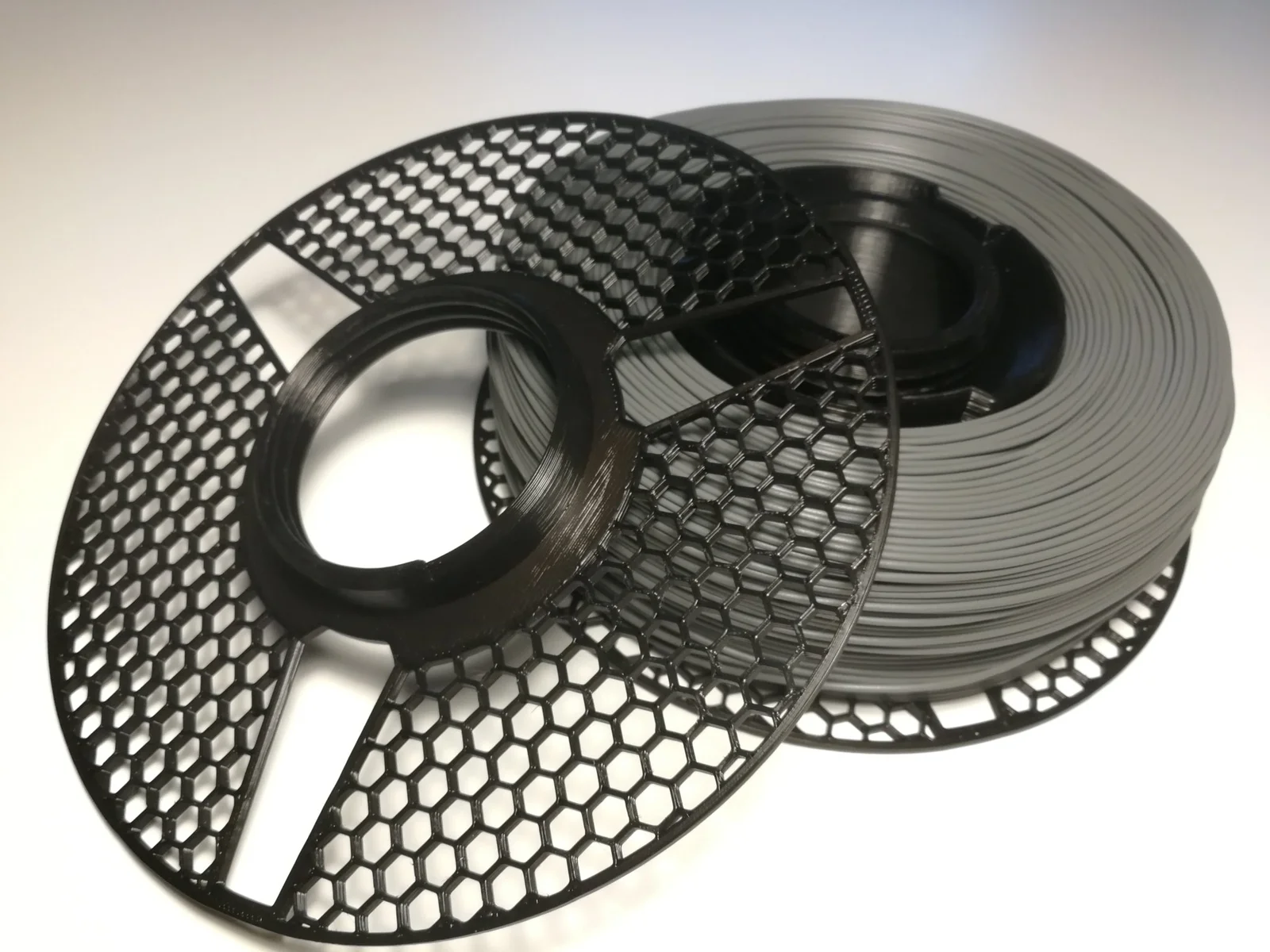 Cuộn chính với khớp ren in 3D từ hai phần 1