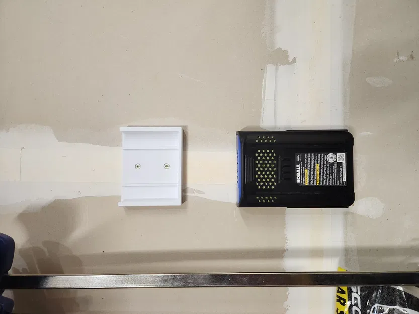 Giá đỡ pin Kobalt 40V cho thiết bị làm vườn - Image 1