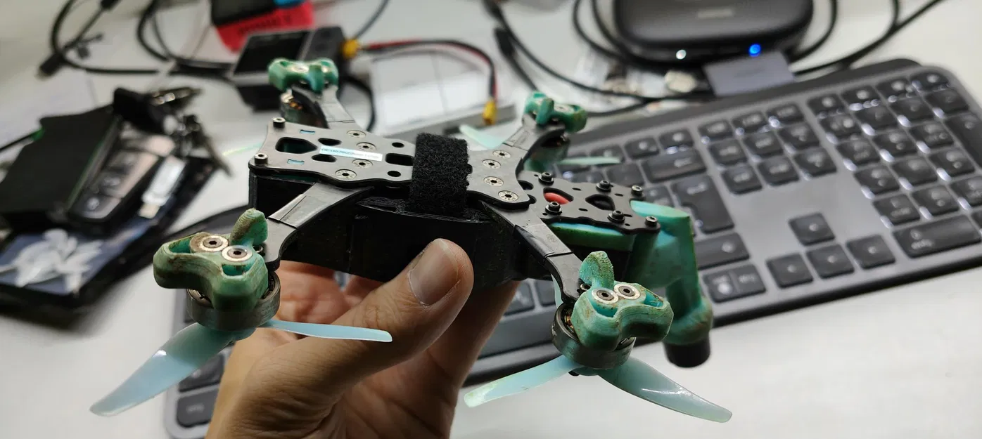 Bảo vệ tay cho quadmula siren SF3 với giá đỡ 9x9mm - Image 1