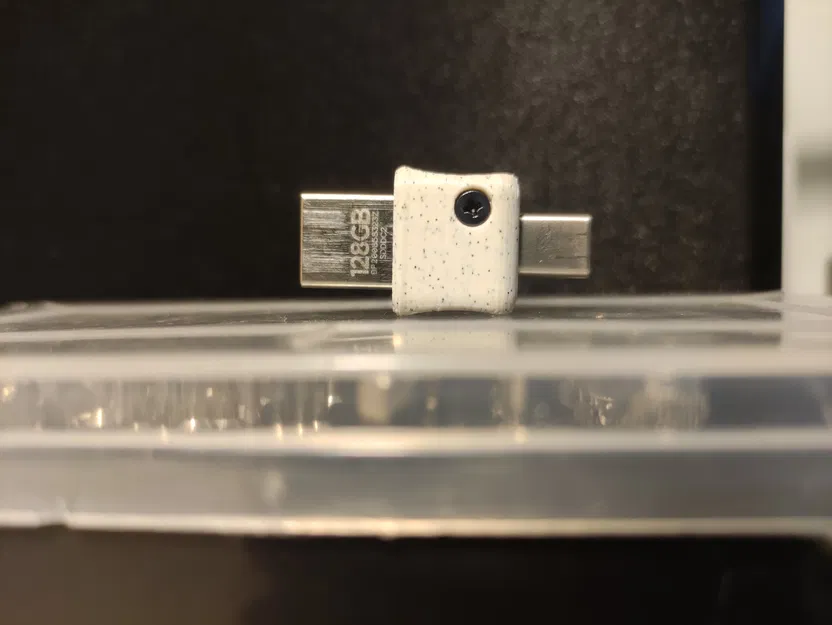 Vỏ bảo vệ USB Sandisk Ultra Dual với khóa hỏng - Image 1