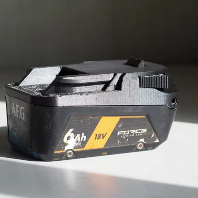 Thay thế linh kiện cho pin AEG 6ah hỏng hóc