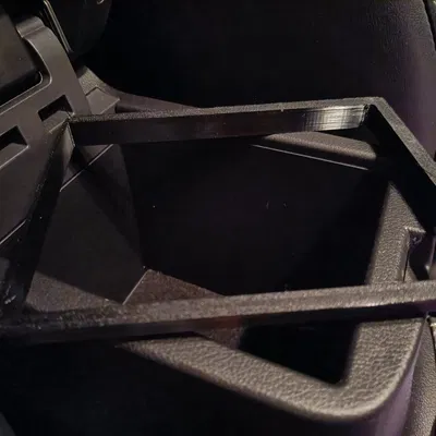 Khung chứa rác cho Mitsubishi Outlander 2019