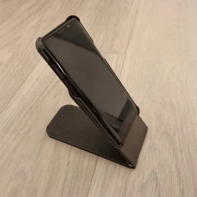 Giá đỡ sạc không dây Vention lấy cảm hứng từ Peak Design