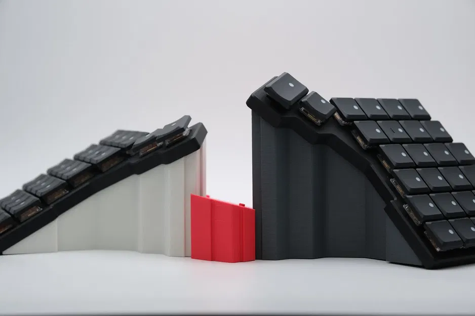 Giá đỡ bàn phím ZSA Voyager cho chế độ tenting - Image 2